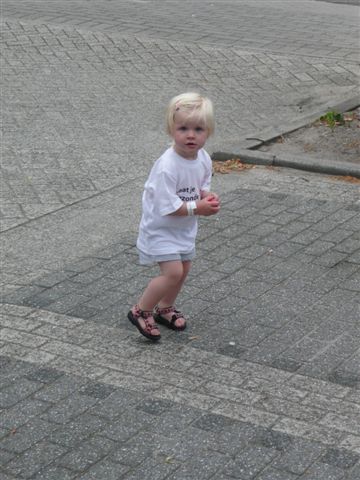 Kleine deelnemer van de hartedroom sportdag